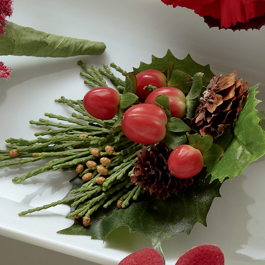 Red Berry Boutonniere – Royal Flowers 4u, Tucson AZ