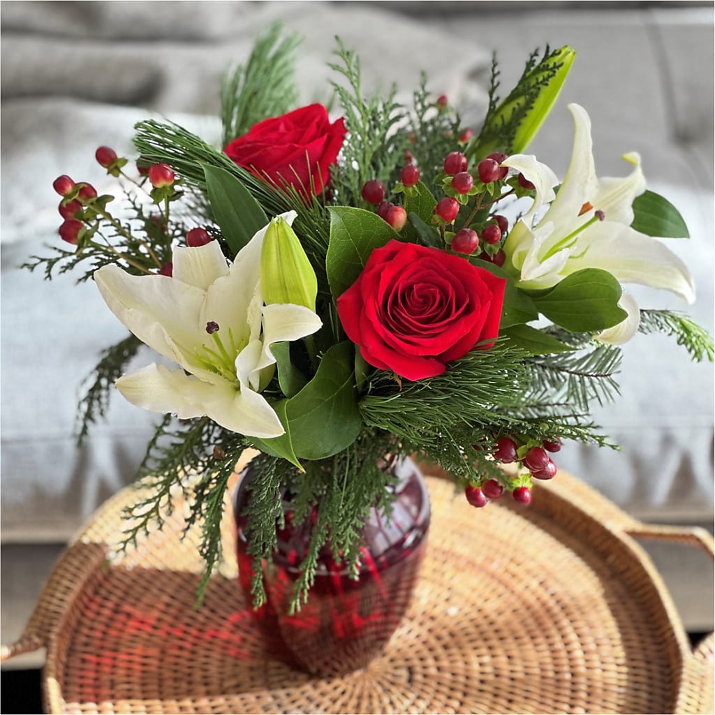 Evergreen Delight Bouquet –  Royal Flowers 4u, Tucson AZ