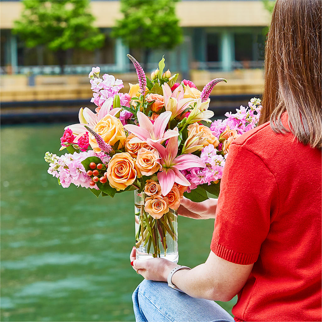 Bisous Bouquet –  Royal Flowers 4u, Tucson AZ
